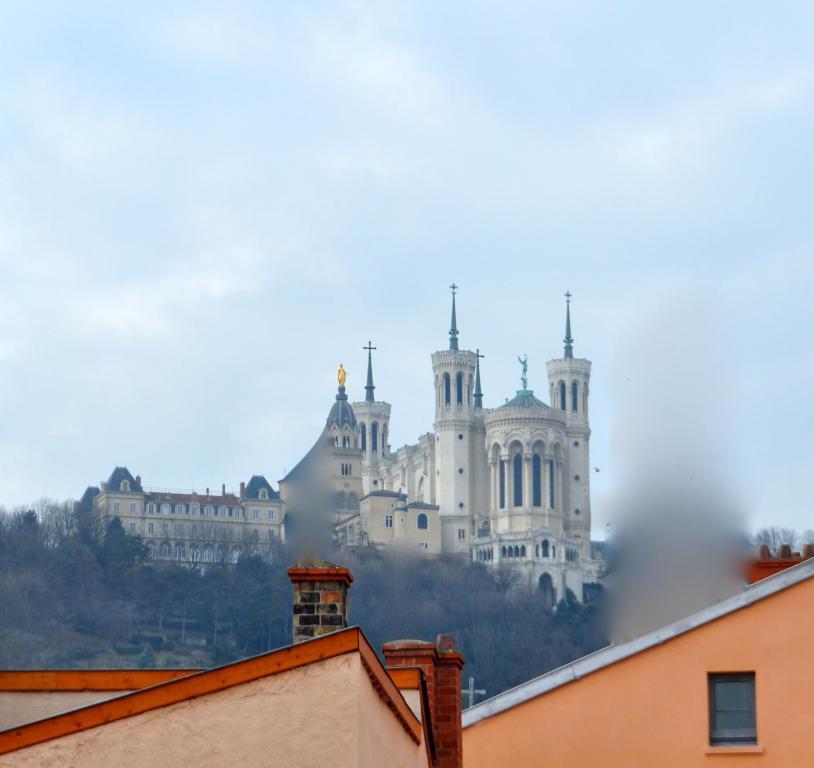 Ferienwohnung Le Secret Des Templiers Lyon Exterior foto